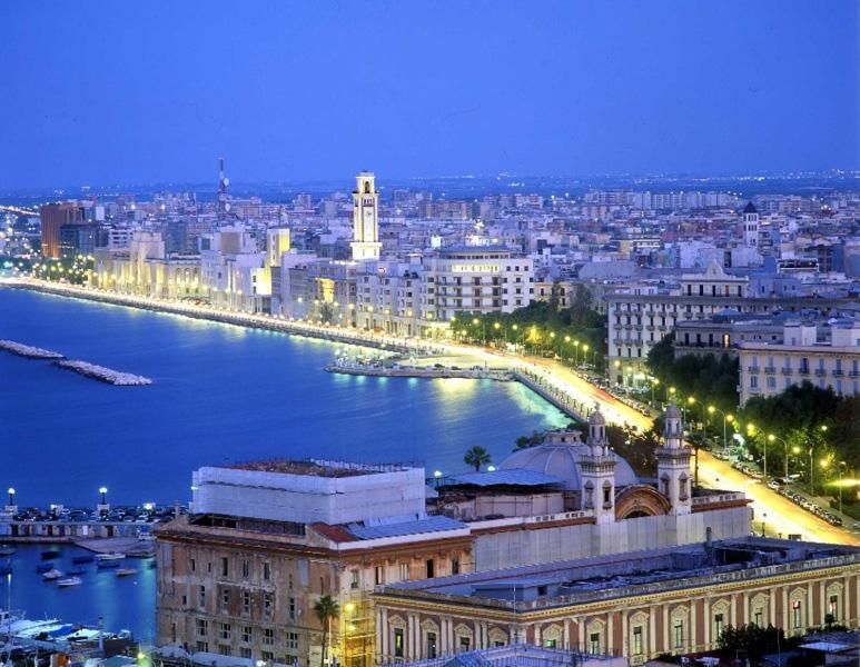 Residenza Trevisani Apartment Бари Екстериор снимка